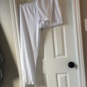 Elegant White Lace Trim leggings